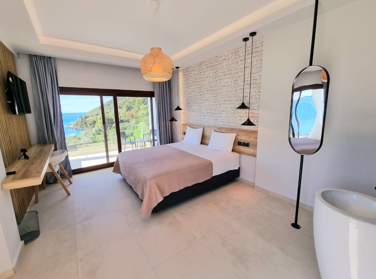 Lichnos Bay Village Hotel